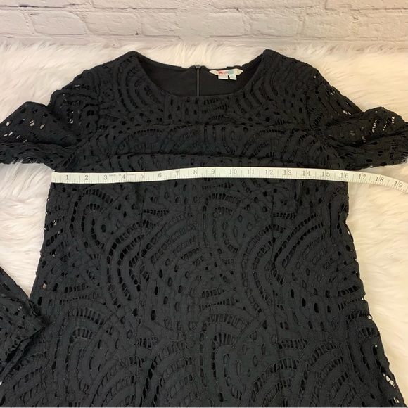 Boden Lace Overlay Black Top Size 4 - Picture 5 of 8